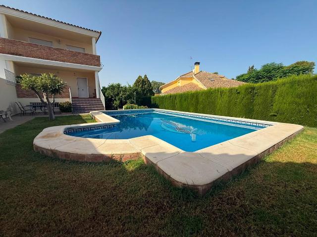 Chalet en venta en la Pobla de Vallbona, València / Valencia