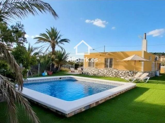 Chalet en venta en Casco Antiguo - Santa Cruz - Ayuntamiento, l'Alacantí