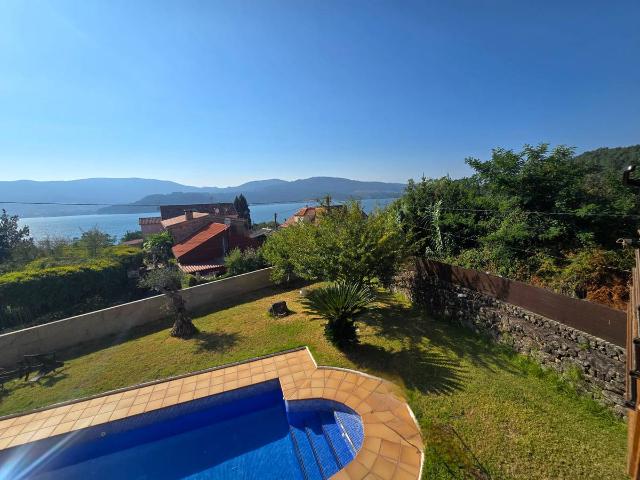 Chalet en venta en Redondela, Vigo