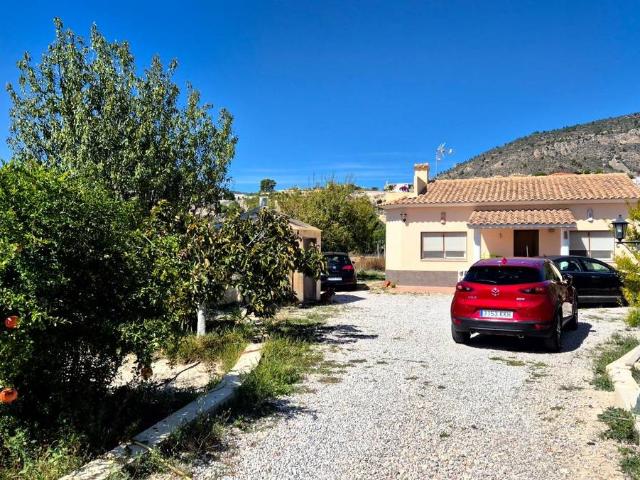 Villa en venta en Relleu