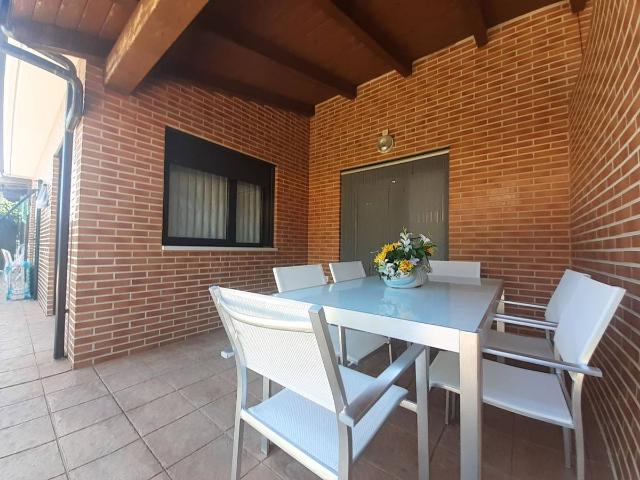 Villa en venta en Renedo De Esgueva
