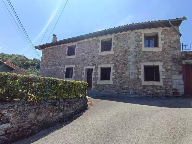 Chalet en venta en Reocín