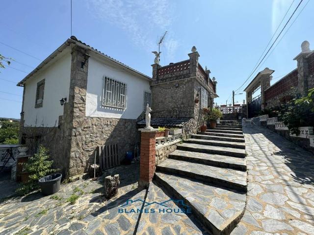 Villa en venta en Maçanet De La Selva
