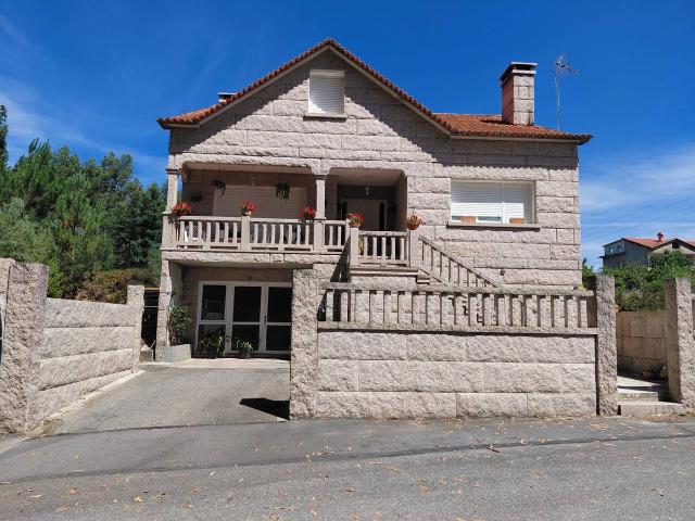 Chalet en venta en Ribadumia, O Salnés