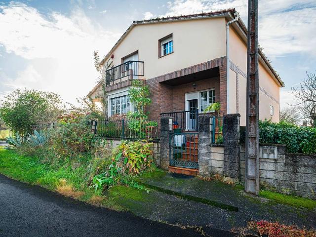 Chalet en venta en Ribadumia, O Salnés