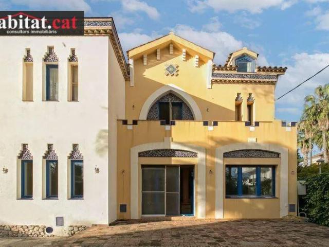 Villa en venta en Vilanova I La Geltrú, Centrevila