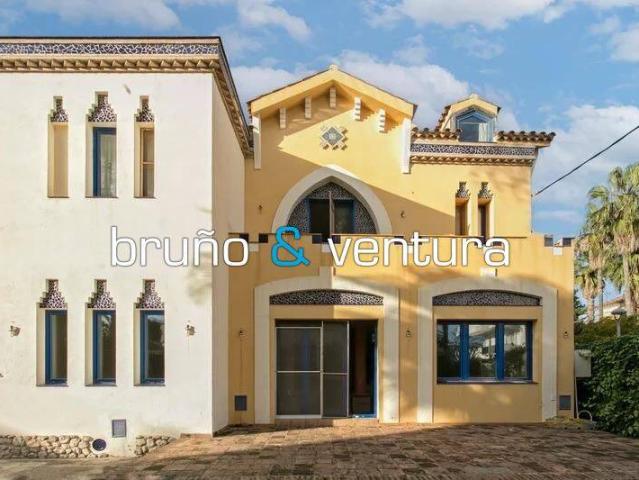 Villa en venta en Vilanova I La Geltrú, Centrevila