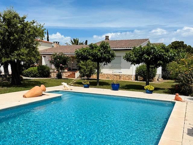 Villa en venta en L'escala, Camp dels Pilans