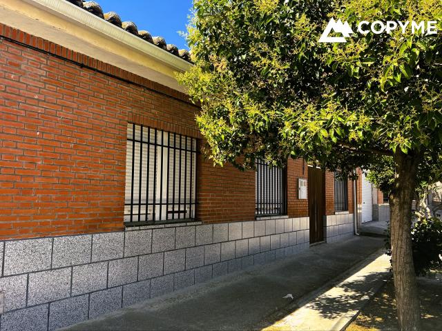Villa en venta en Rielves
