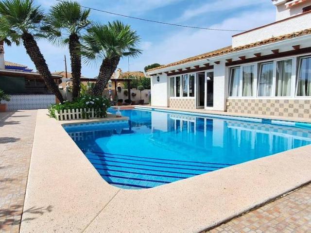 Villa en venta en Benidorm, el Calvari