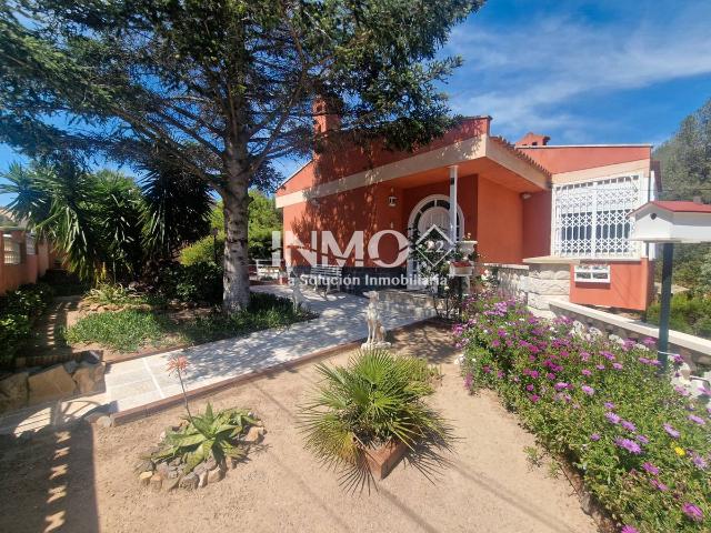 Villa en venta en Riudecanyes