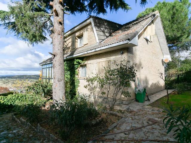 Chalet en venta en Robledo De Chavela, Madrid