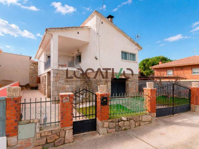 Chalet en venta en Robledo De Chavela, Madrid