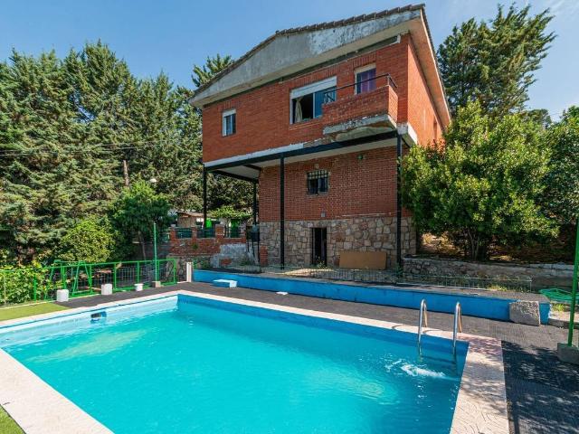 Chalet en venta en Robledo De Chavela, Madrid