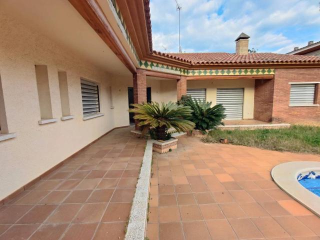 Villa en venta en Roda De Barà