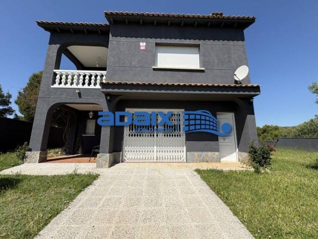 Villa en venta en Roda De Barà