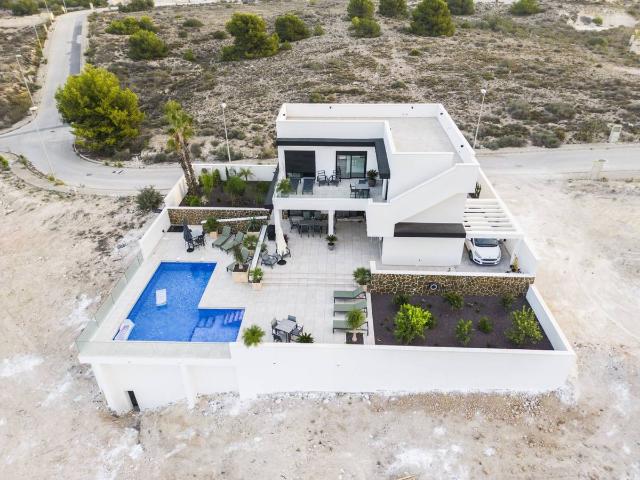 Villa en venta en Rojales, Los Palacios