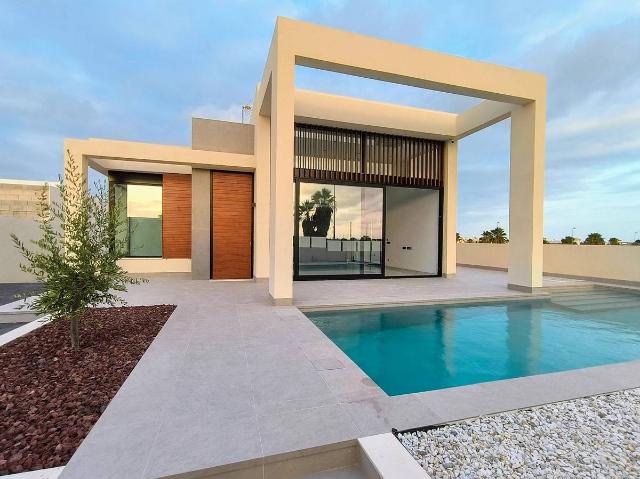 Villa en venta en Rojales, Los Palacios