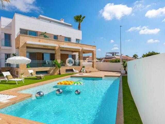 Villa en venta en Rojales, Los Palacios