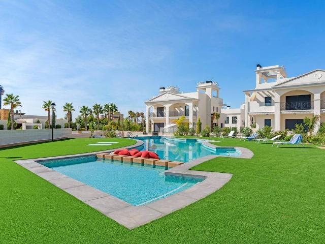 Villa en venta en Rojales, Los Palacios