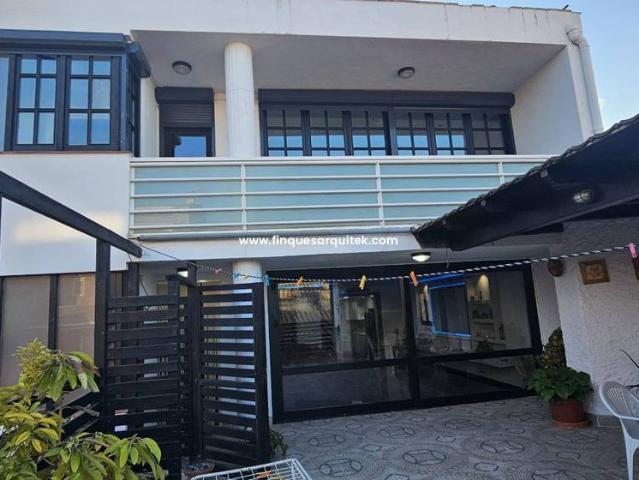 Chalet en venta en Rosselló, Lleida