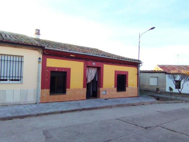 Villa en venta en Rubí De Bracamonte Villa en venta en Rubí De Bracamonte