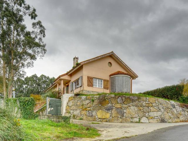 Chalet en venta en Sada, A Coruña