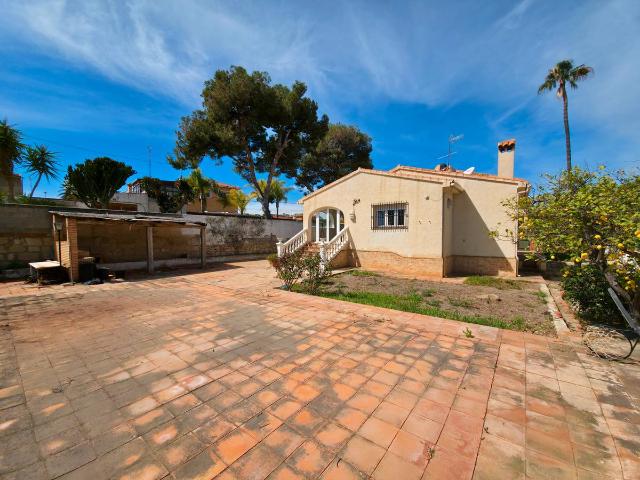 Villa en venta en Sant Joan D'alacant, Benimagrell