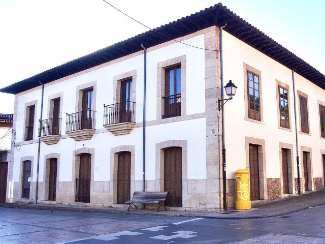 Villa en venta en Salas, Samartín
