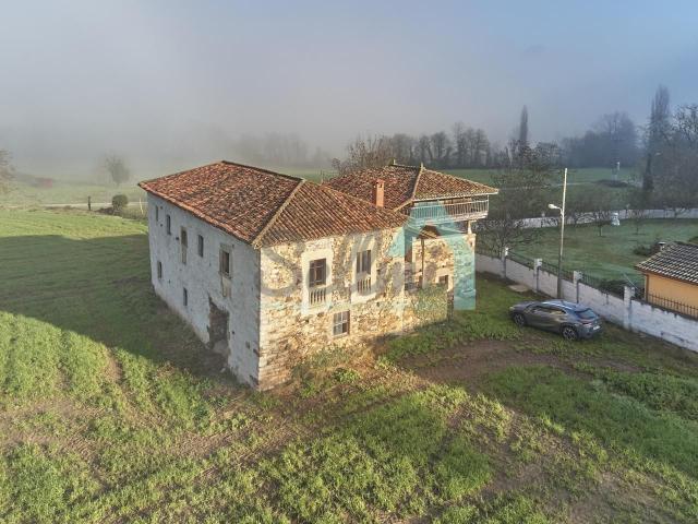 Villa en venta en Salas, Samartín