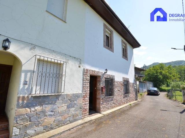 Villa en venta en Salas, Samartín