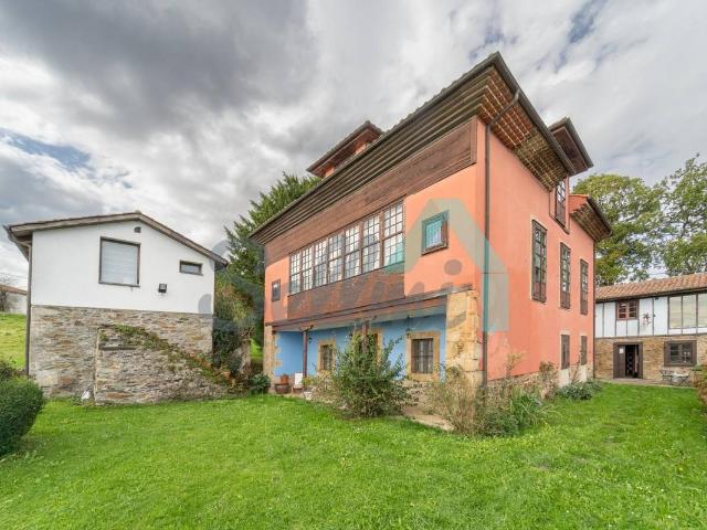 Villa en venta en Salas, Samartín