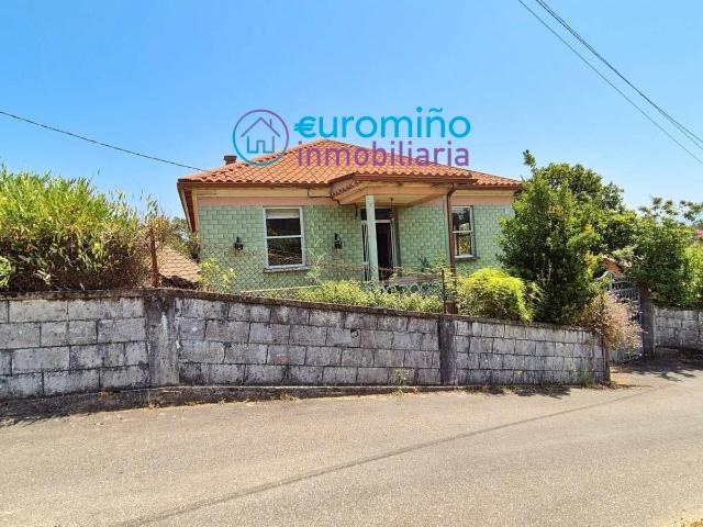 Villa en venta en Salceda De Caselas, A Farrapeira