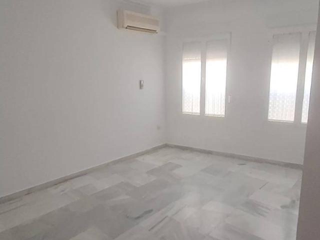 Villa en venta en Utrera, Barriada Los Salesianos