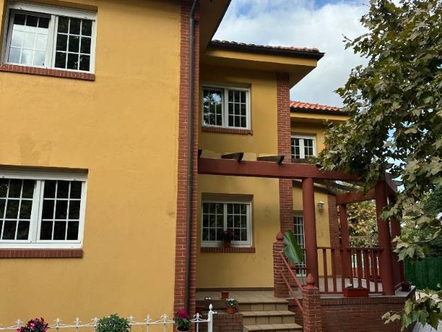 Chalet en venta en Samiguel de Quiloñu, Castrillón