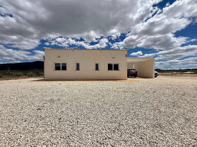 Chalet en venta en Cecilia Bartolomé (Mujeres Libres), l'Alt Vinalopó / El Alto Vinalopó