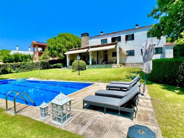 Chalet en venta en Los Bomberos, Torrelodones