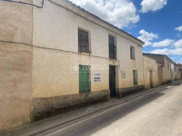 Villa en venta en San Cebrián De Mazote