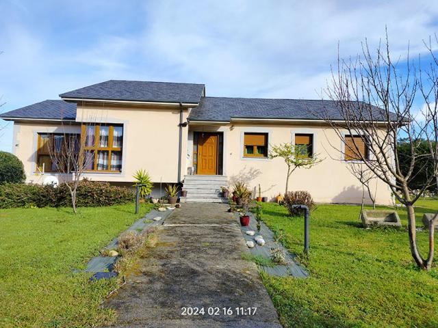 Chalet en venta en Cervo, Lugo