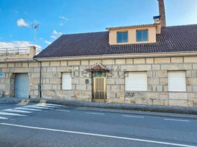 Chalet en venta en San Cibrao Das Viñas, Ourense