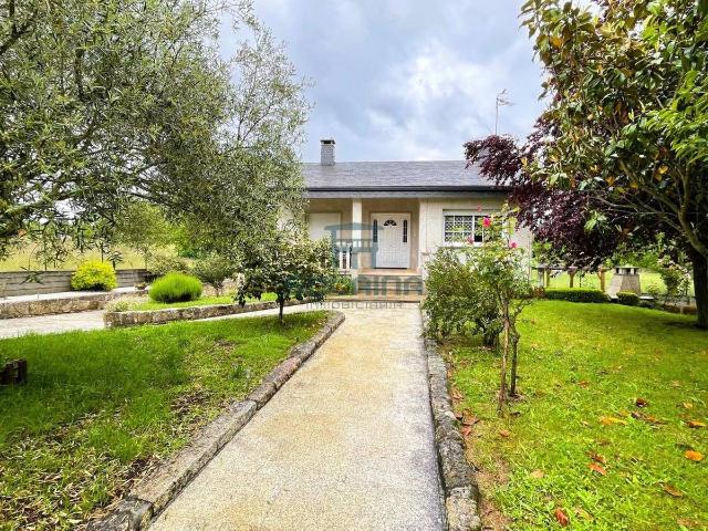 Chalet en venta en San Cibrao Das Viñas, A Lagoa