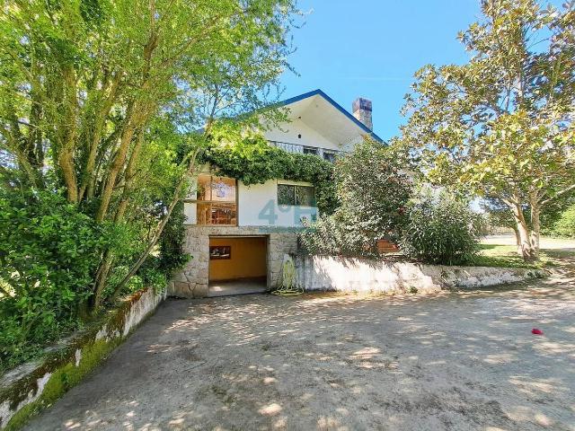 Chalet en venta en San Cibrao das Viñas, Ourense