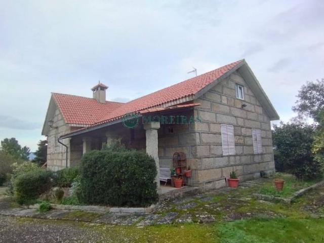 Chalet en venta en San Cibrao das Viñas, Ourense