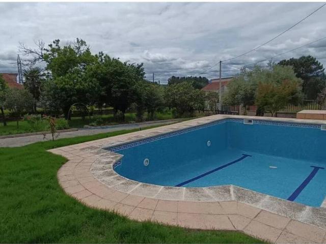 Chalet en venta en San Cibrao das Viñas, Ourense