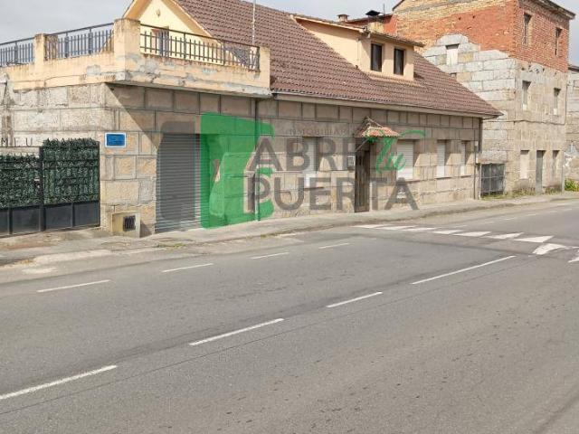 Chalet en venta en San Cibrao das Viñas, Ourense