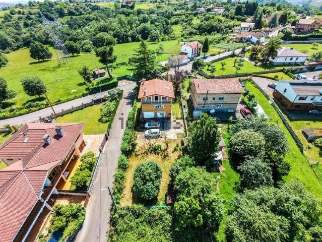 Chalet en venta en Trascorrales, Oviedo