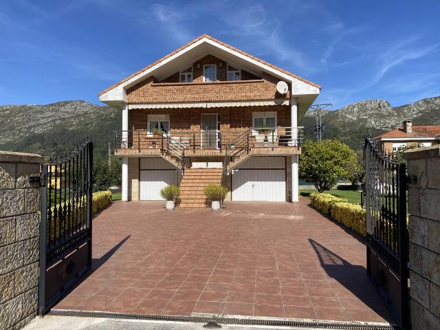 Chalet en venta en Rivero, San Felices De Buelna