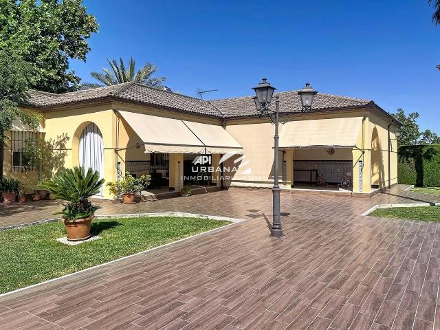 Chalet en venta en Zona 2 (Centro y San Francisco), Lucena