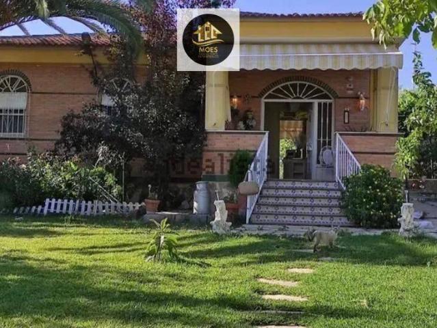 Chalet en venta en Linares, Andalucía