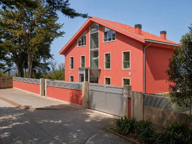 Chalet en venta en A Angustia, Vigo